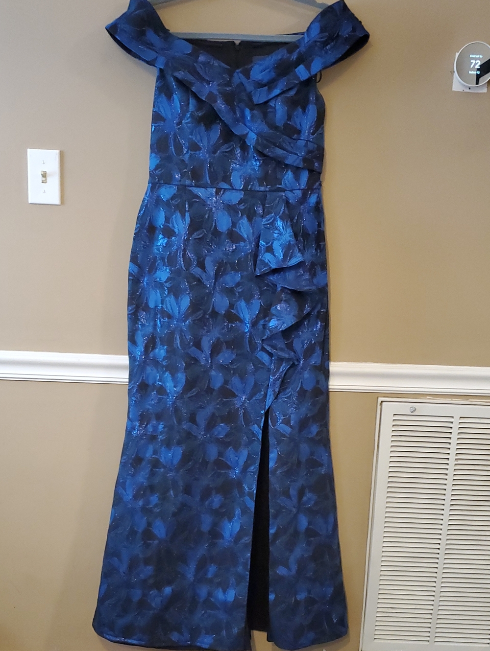 Adrianna Papell Women's Jacquard Floral Off-The-Shoulder Gown In Blue Size 12 - Picture 4 of 14
